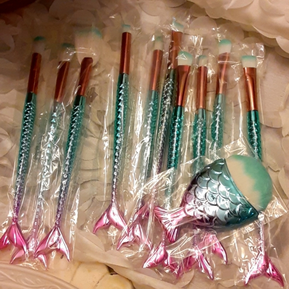 Miss Ocean Mermaids Tail set 11 professional makeup brushes white bristle New…